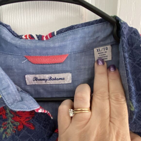 Tommy Bahama Hawaiian Shirt Mens Size Extra Large Floral Hibiscus Button Down XL - Picture 2 of 3